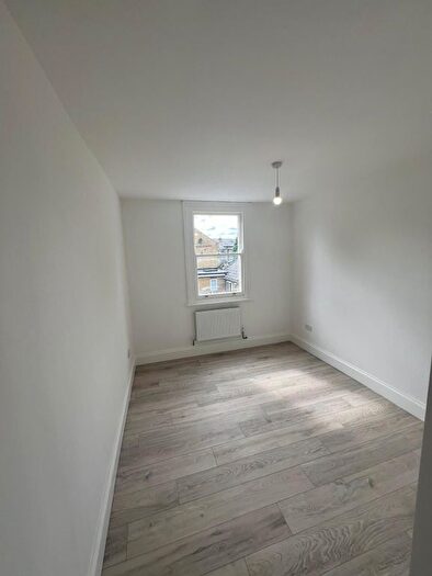 3 Bedroom Flat To Rent In Orsett Road, Grays, RM17