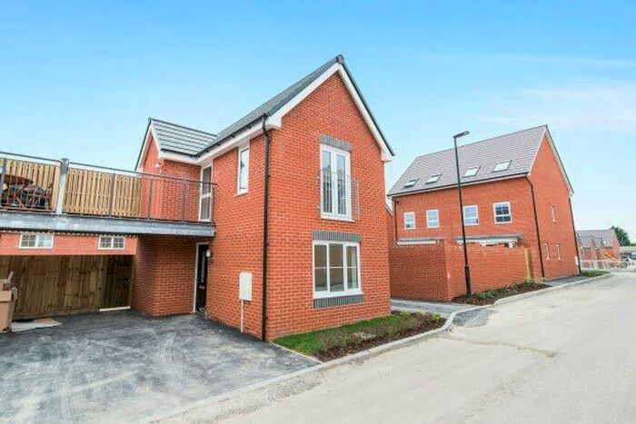 2 Bedroom Detached House To Rent In Hasler Place, Basingstoke, RG21