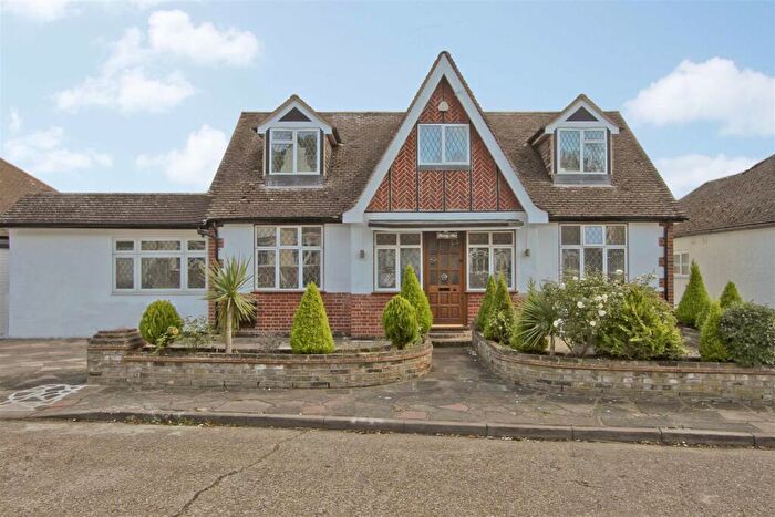 5 Bedroom Detached Bungalow For Sale In Keswick Gardens, Ruislip, HA4