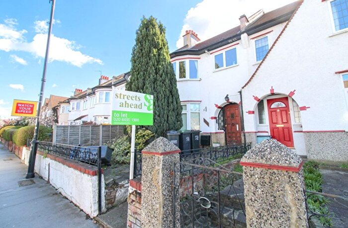 1 Bedroom Flat To Rent In Lower Addiscombe Road, Croydon, Surrey, CR0