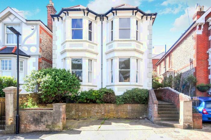 5 Bedroom House To Rent In Maderia Road, Ventnor, PO38