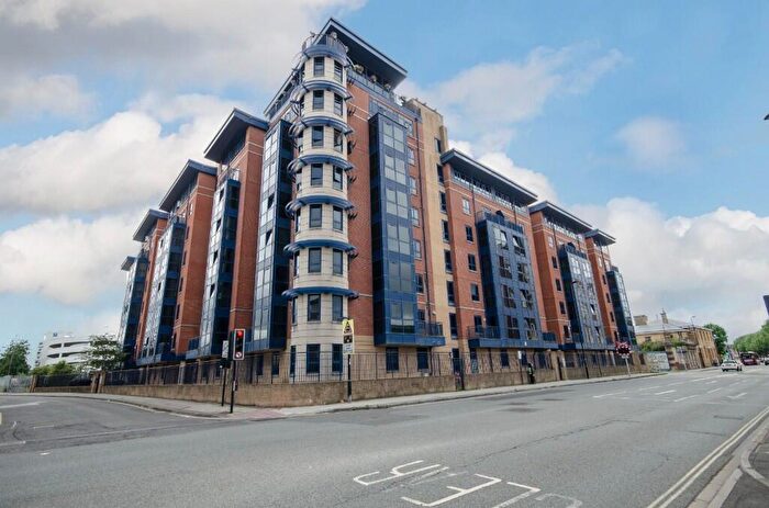 2 Bedroom Apartment For Sale In Canute Road, Ocean Village, Hampshire, SO14