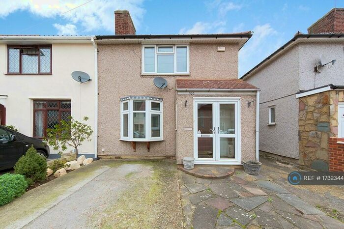 3 Bedroom End Of Terrace House To Rent In Ivyhouse Road, Dagenham, RM9