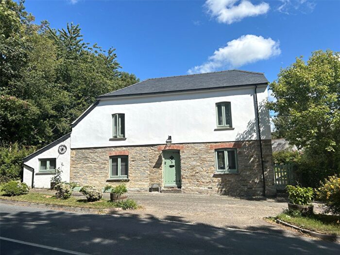 4 Bedroom Detached House For Sale In Yeolmbridge, Launceston, Cornwall, PL15