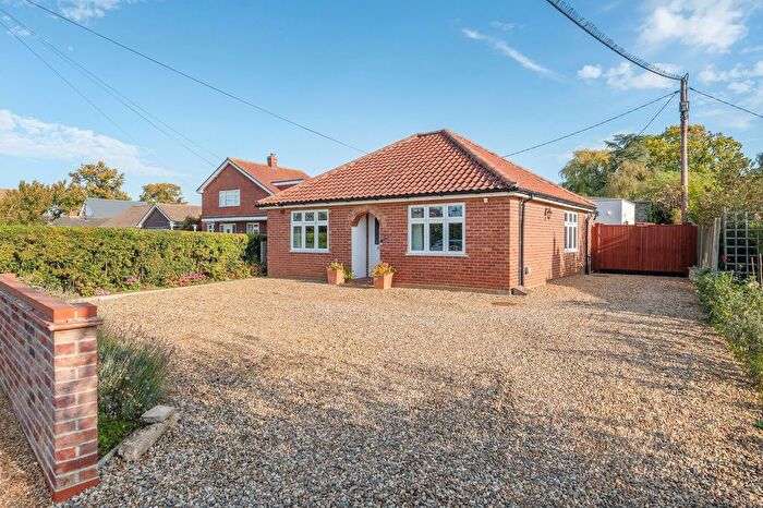 3 Bedroom Detached Bungalow For Sale In New Road, Hethersett, NR9