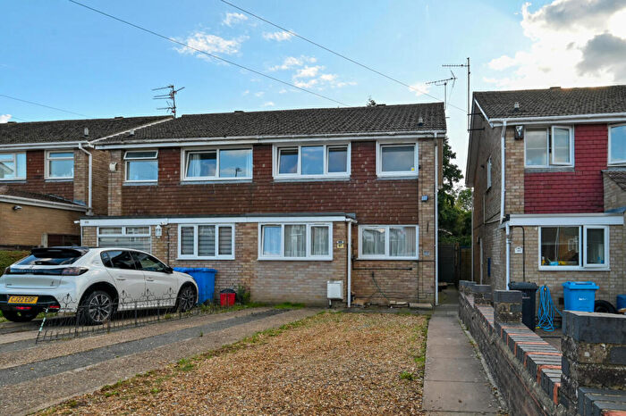 3 Bedroom House For Sale In Queensway, Burton Latimer, NN15