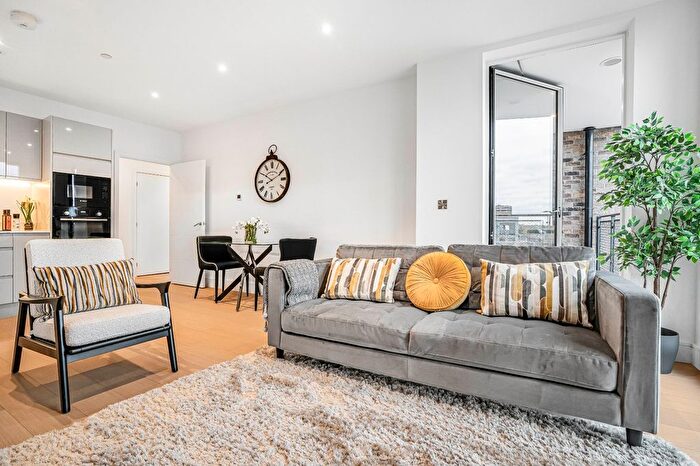 1 Bedroom Flat For Sale In Bookbinder Point, Bollo Lane, W3