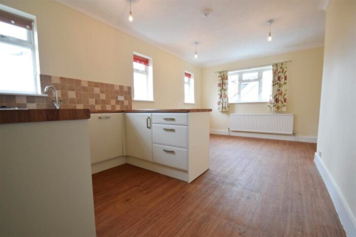 1 Bedroom Apartment To Rent In Gosbrook Road, Caversham, Reading, RG4