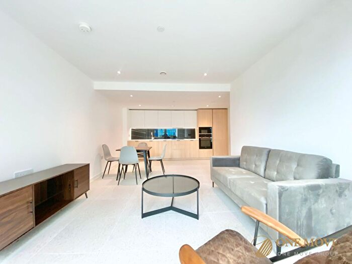 2 Bedroom Flat To Rent In Cendal Crescent, Bouchon Point, E1