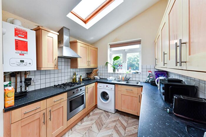 4 Bedroom Terraced House To Rent In Exchange Road, NG2