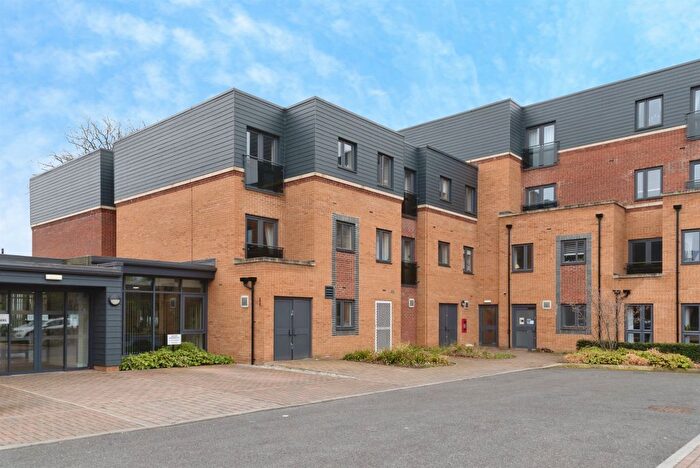 2 Bedroom Flat For Sale In Field Close, Cottingham, HU16