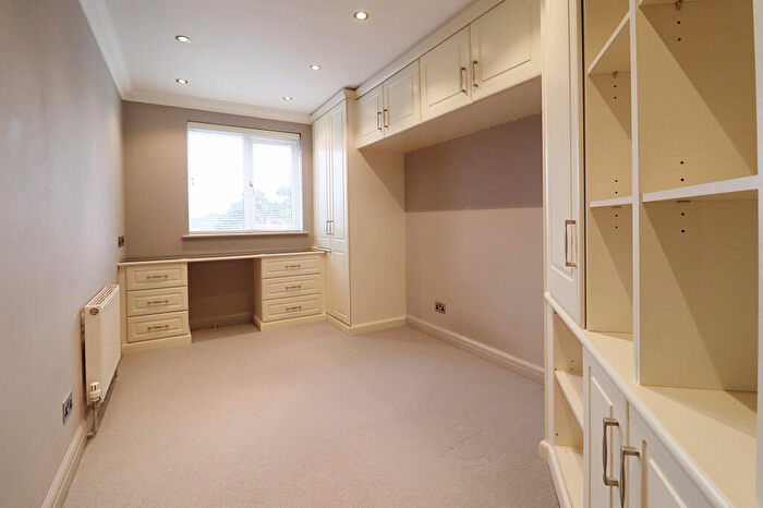 2 Bedroom Flat For Sale In Copers Cope Road, Beckenham, BR3