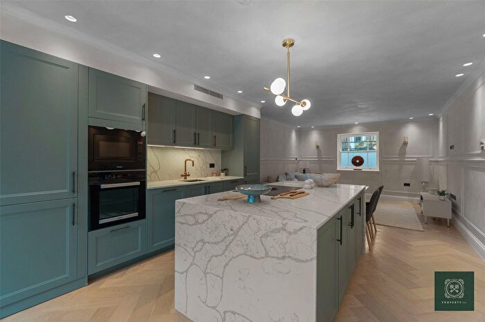 2 Bedroom Flat For Sale In Graham Road, London, E8