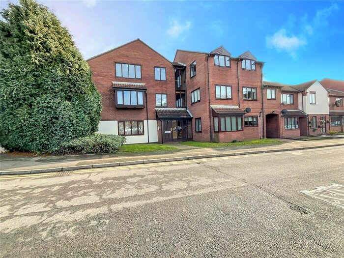 2 Bedroom Flat To Rent In Saxon Mill Lane, Tamworth, Staffordshire, B79