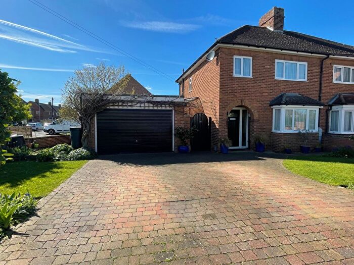 3 Bedroom Semi Detached House For Sale In Havelock Road, Biggleswade, SG18