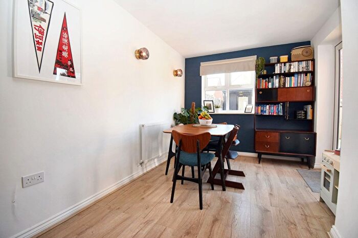 3 Bedroom End Of Terrace House For Sale In Bakers Crescent, Eastleigh, SO50