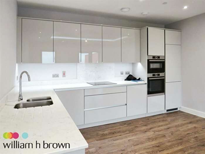 2 Bedroom Apartment To Rent In Victoria Avenue, Southend-On-Sea, SS2