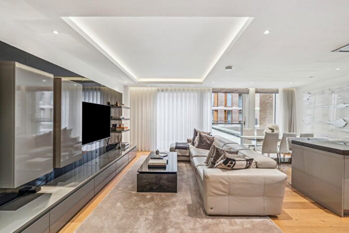2 Bedroom Flat For Sale In Savoy House, Strand, London, WC2R