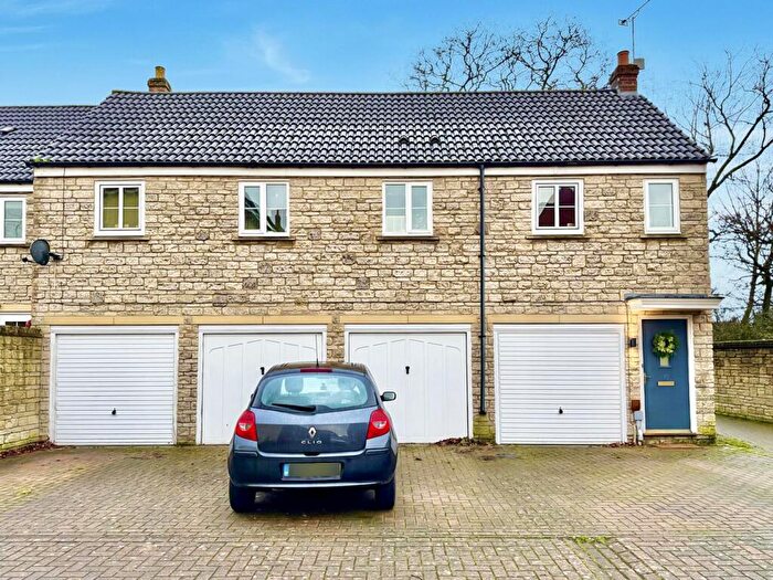 2 Bedroom Coach House For Sale In Fitwell Road, Swindon, SN25