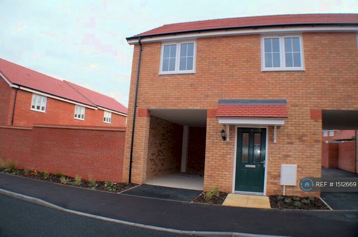 2 Bedroom Maisonette To Rent In Swallows Way, Walton On The Naze, CO14