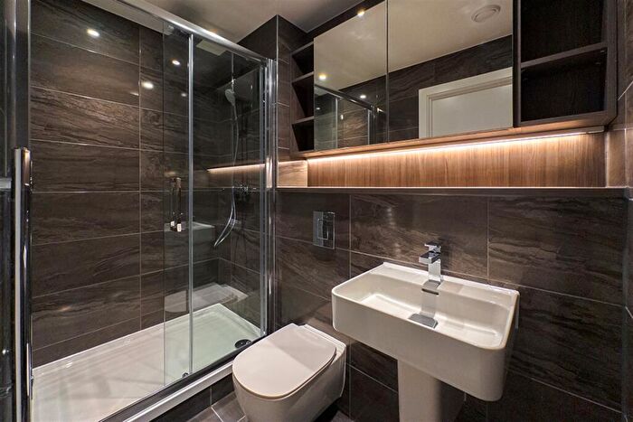 2 Bedroom Apartment To Rent In Blade Tower, M15