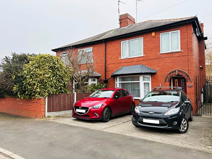 3 Bedroom Semi-Detached House To Rent In Balmoral Drive, Mansfield, NG19