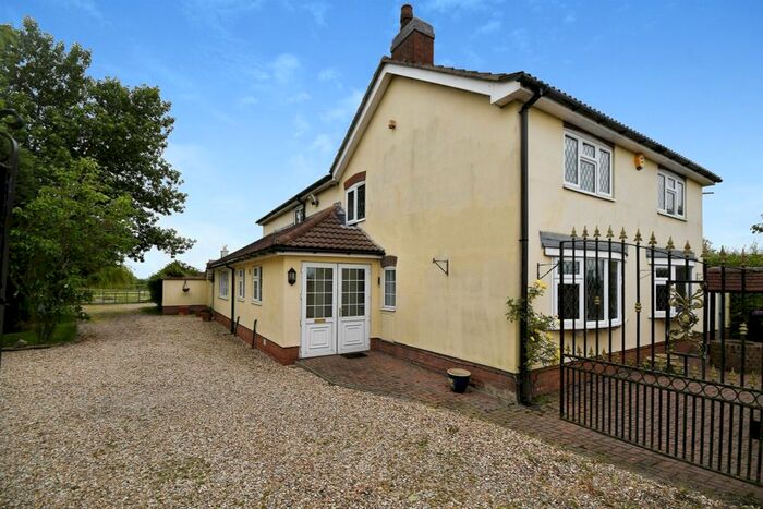 4 Bedroom Equestrian Property For Sale In Stow Road, Willingham By Stow, Gainsborough, DN21