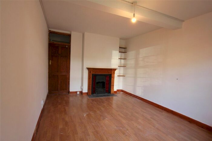 2 Bedroom Flat To Rent In Cedar Court, Colney Hatch Lane, Muswell Hill, London, N10