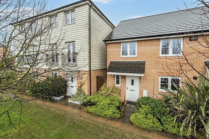 4 Bedroom End Terrace House To Rent In Fullingpits Avenue, Maidstone, ME16