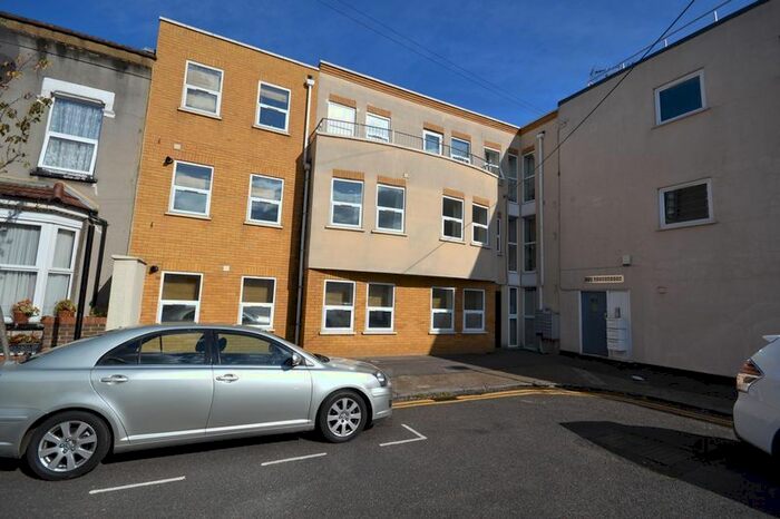 2 Bedroom Flat To Rent In Maitland Road, London, E15