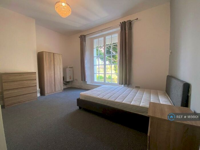 1 Bedroom Flat To Rent In Spa Villas, Gloucester, GL1