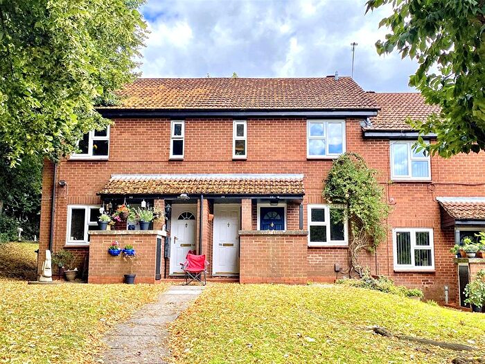 1 Bedroom Flat For Sale In Fredas Grove, Birmingham, B17