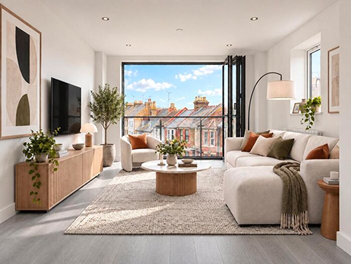 2 Bedroom Flat For Sale In Millers Hill, Ramsgate, Kent, CT11