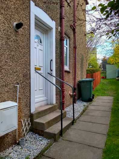 2 Bedroom Flat To Rent In Oxgangs Terrace, Edinburgh, EH13