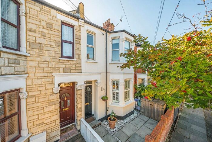 1 Bedroom Flat For Sale In Dryden Road, Wimbledon, SW19