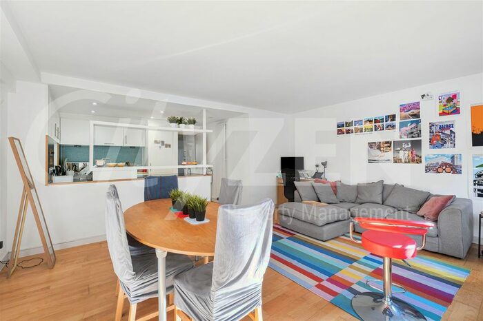 2 Bedroom Flat To Rent In The Chronos Building, Mile End Road, E1