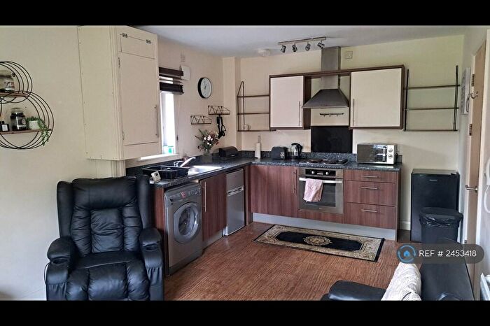 2 Bedroom Flat To Rent In Dukes Court, Eccles, Manchester, M30