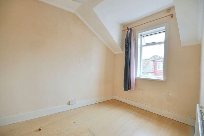 1 Bedroom Flat For Sale In Endsleigh Road, London, W13