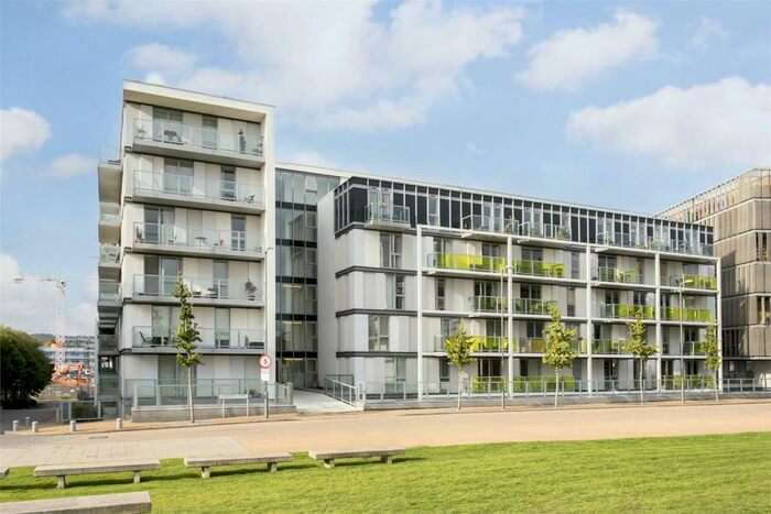 Apartment To Rent In Emerson Apartments, New River Village, Hornsey, N8