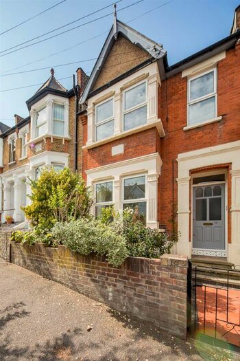 1 Bedroom Apartment To Rent In Hurst Road, Walthamstow, E17