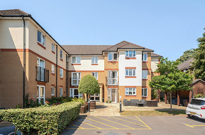 1 Bedroom Flat For Sale In West End Road, Bitterne Village, Southampton, Hampshire, SO18