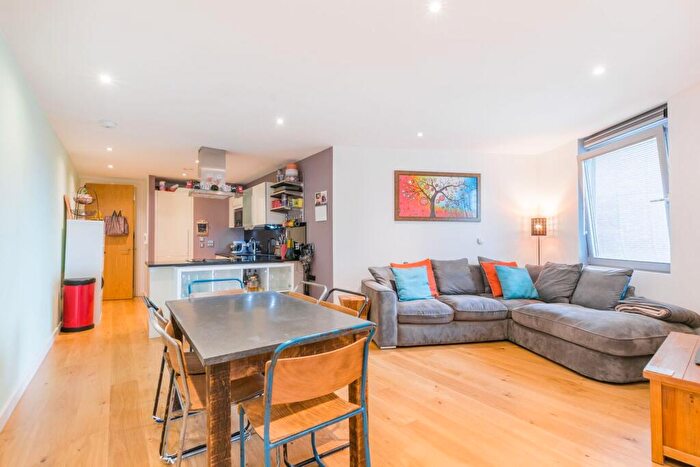 2 Bedroom Flat For Sale In Altyre Road, Central Croydon, Croydon, CR0