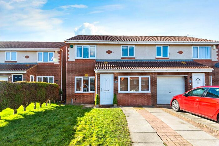 3 Bedroom Semi-Detached House For Sale In Bridgemere Drive, Framwellgate Moor, Durham, DH1