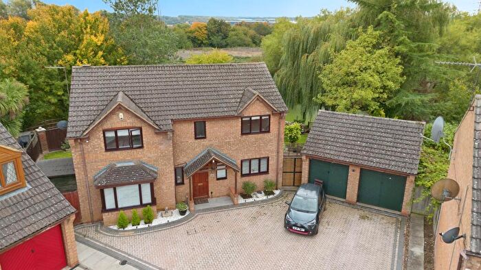 5 Bedroom Detached House For Sale In Tanfield Lane, Northampton, NN1