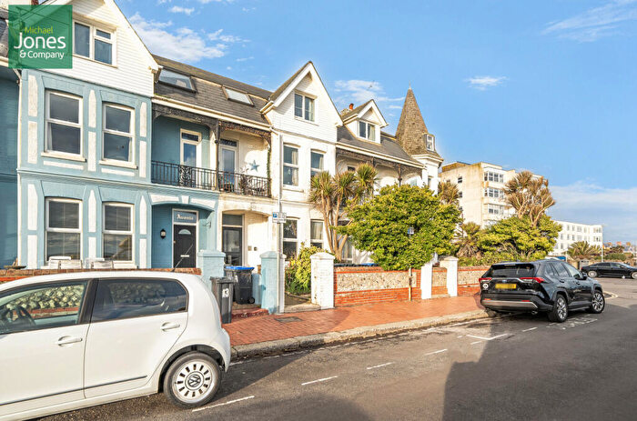 Flat To Rent In New Parade, Worthing, West Sussex, BN11