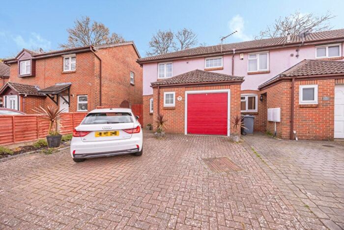 3 Bedroom End Of Terrace House For Sale In Amethyst Grove, Waterlooville, Hampshire, PO7