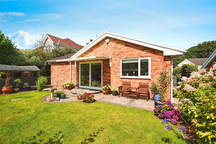 3 Bedroom Bungalow For Sale In Holmwood Avenue, Barnston, Wirral, CH61