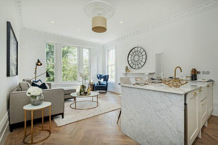 3 Bedroom Flat To Rent In Belvedere Road, London, SE19