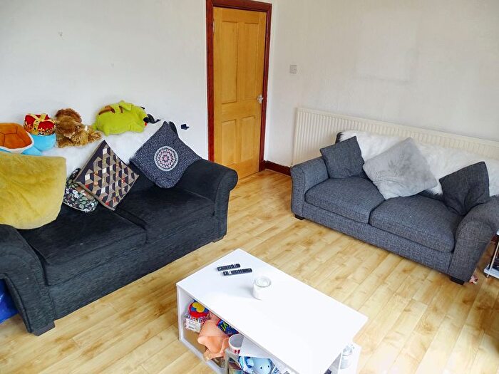 2 Bedroom Cottage For Sale In Walker Terrace, Tillicoultry, FK13