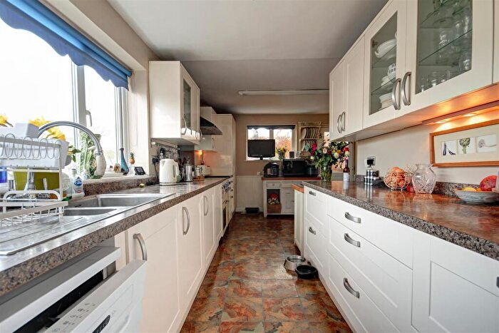 5 Bedroom Detached House For Sale In Coverside Road, Great Glen, Leicestershire, LE8